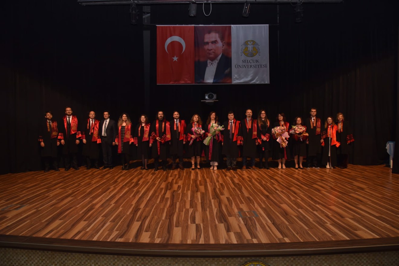 Fakültemizde 14 Mart Cübbe Giydirme Ve Ödül Töreni Düzenlendi